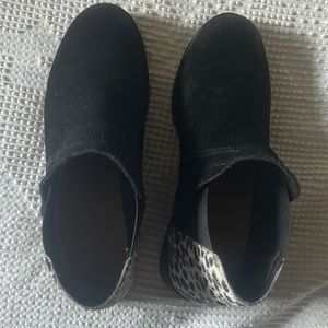 Clarks Suede/Fur ankle boots